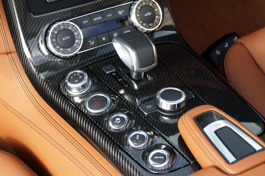  Mercedes-Benz SLS AMG Roadster 2012 года  (фото 81 из 198)